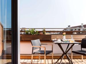 Uma varanda ou terraço em Novotel Genève Centre