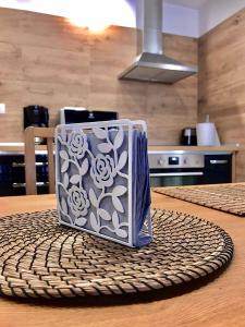 Η κουζίνα ή μικρή κουζίνα στο Criss apartament