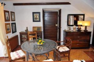 Posezení v ubytování Rilović House + 37 fotografií