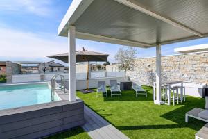 Piscina a Villette Dolci Luxury Homes o a prop