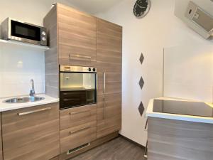 Kuchyňa alebo kuchynka v ubytovaní Stella Maris 1A Casasol Apartments