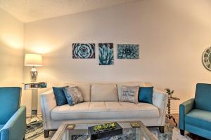 St Pete Condo with Amenities about 2 Mi to Beach!