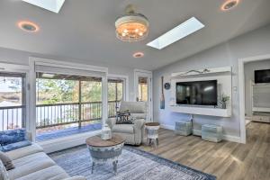 Bright and Updated Hodges Home with Lake Views!