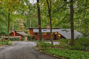 Gallery image of Forested Couples Retreat 20 Miles to Baltimore! in Reisterstown