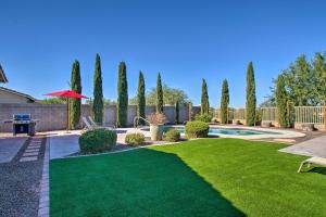 Πισίνα στο ή κοντά στο Pool and Covered Patio San Tan Valley Home