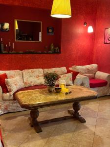 A seating area at Villa Kokosowa