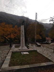 Φωτογραφία από το άλμπουμ του Aetofolia Melissourgoi στους Μελισσουργούς