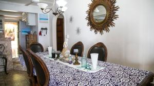 Fotografie z fotogalerie ubytování Castle Cove -Ocean Front Villa v destinaci Westlands