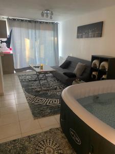 Φωτογραφία από το άλμπουμ του Superbe appartement avec balcon et Jaccuzzi ! σε Pau