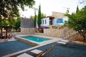 Bazén v ubytování Cecilias Courtyard nebo v jeho okolí