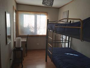 Giường tầng trong phòng chung tại Ensueño de Rapel , Costa del Sol