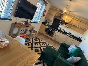 Kuchyň nebo kuchyňský kout v ubytování Bay Retreat Apartment The Bay Holiday Village Filey Homesweetholidayhomes + 6 fotografií