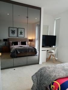 Penthouse King Ensuite bedroom