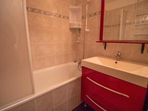 Ванная комната в Appartement Valmorel, 1 pièce, 4 personnes - FR-1-356-337