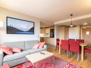 Appartement Les Arcs 1800, 4 pièces, 6 personnes - FR-1-352-44にあるシーティングエリア