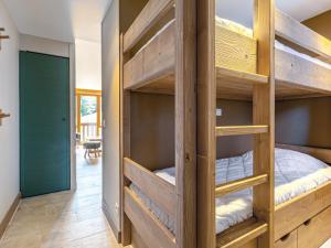 a room with bunk beds in a house at Appartement La Plagne-Tarentaise, 2 pièces, 5 personnes - FR-1-353-81 in Montchavin