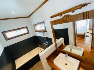 Koupelna v ubytování Bagan Cottage Boutique Hotel