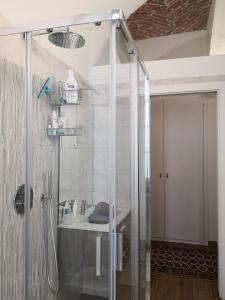 Ванна кімната в Casa del Conte Massimiliano Roero