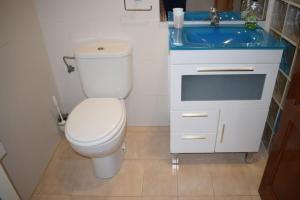 A bathroom at Anacasa Marineta Bot PB2103