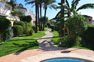 A garden outside Anacasa Marineta Bot PB2103