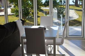 A seating area at Spacious Apartment in Tarragona + Pool