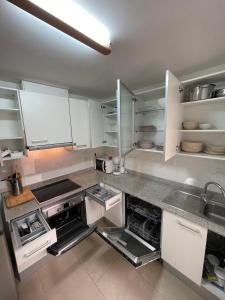 Kuchyňa alebo kuchynka v ubytovaní Adosado obra nueva residencial de lujo