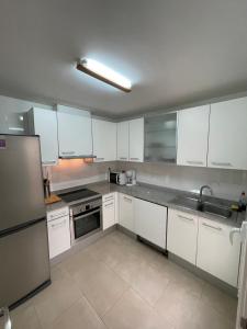 Kuchyňa alebo kuchynka v ubytovaní Adosado obra nueva residencial de lujo