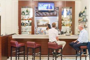 Oaspeți care stau la Hotel Euler Basel