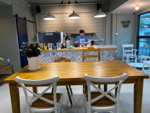 Gallery image of Grasshopper Bed and Cafe in Pak Kret