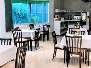 A cozinha ou cozinha compacta de Hotel Dalai
