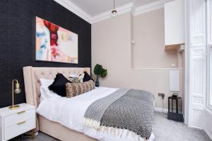 The Exquisite Gems of Central Whitby - The Only Garden Terrace - 2 Apartments