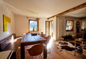 Posedenie v ubytovaní Frein Chalets - Wildalm