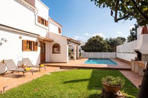 Bazén v ubytování Villa Elena by Mauter Villas nebo v jeho okolí