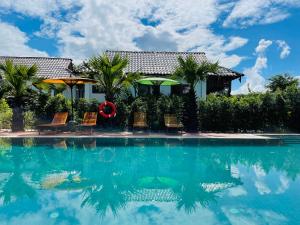 Bazén v ubytování Bagan Cottage Boutique Hotel nebo v jeho okolí