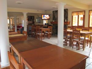 Μια τηλεόραση ή/και κέντρο ψυχαγωγίας στο Hosteria Maiten Escondido +28 φωτογραφίες