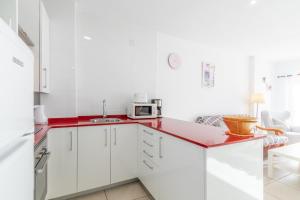 Kuchyňa alebo kuchynka v ubytovaní Altea Villa Buraux , Apartamento con vistas al mar & parking en el corazón del casco viejo de Altea