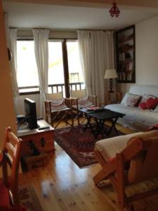 Posezení v ubytování Comfortable And Authentic Apt