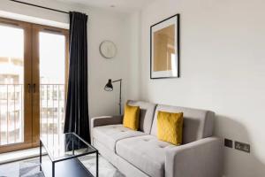 Apartment- St Albans with WiFi & Close to Station