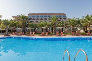 Bazén v ubytování Europa Resort Hotel nebo v jeho okolí