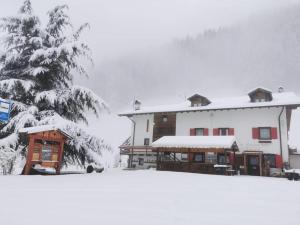 Albergo Lozen v zimě
