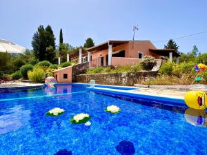 Gallery image of Villa Anatoli View with private pool in Karyótikon