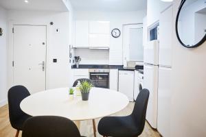 Kuchyňa alebo kuchynka v ubytovaní Izpizua Apartment