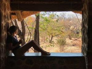 Mynd úr myndasafni af Charming Bush chalet 2 on this world renowned Eco site 40 minutes from Vic Falls Fully catered stay - 1976 við Viktoríufossa
