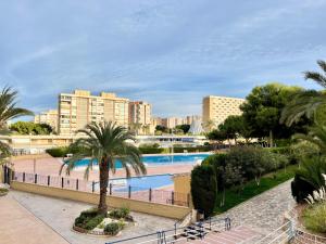 Piscina en o cerca de Playa San Juan Alicante luxurious home by the beach