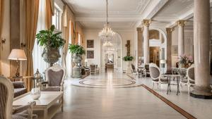 Grand Hotel Rimini的休息区