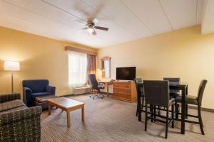 Gallery image of Quality Inn & Suites CVG Airport in Erlanger