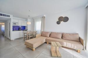 Kuchyňa alebo kuchynka v ubytovaní Serenity Apartments