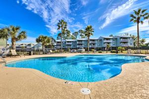 Bassenget på eller i nærheten av Orange Beach Condo Private Boat Dock and Ramp