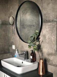 Varmi Guesthouse Apartments & rooms的一间浴室