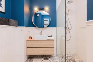 Kúpeľňa v ubytovaní Rajska 8 Apartments Old Town Gdańsk by Renters Prestige + 25 fotografií